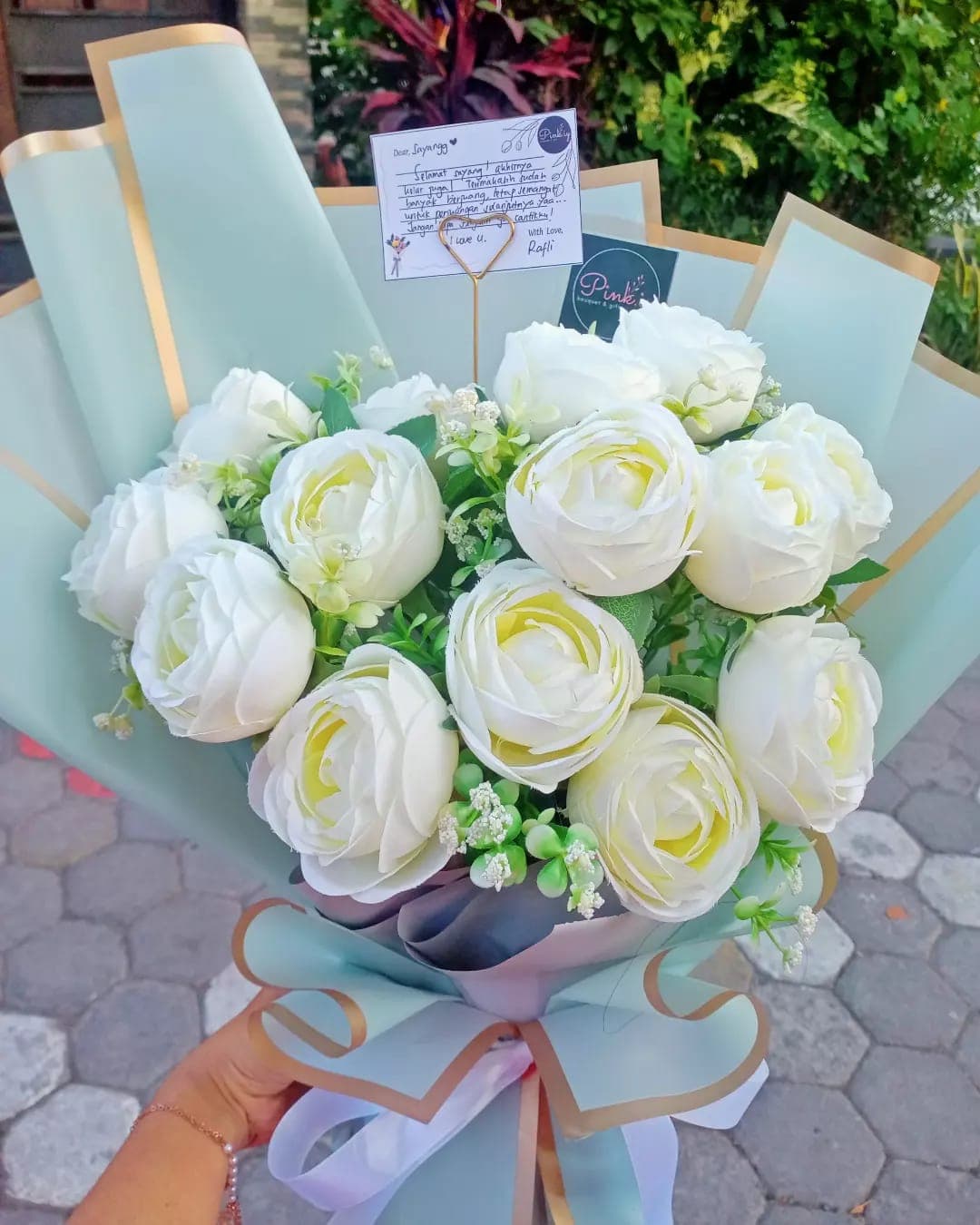 Foto sampul untuk produk Artificial Flower Bouquet "White Roses 🤍🌹"